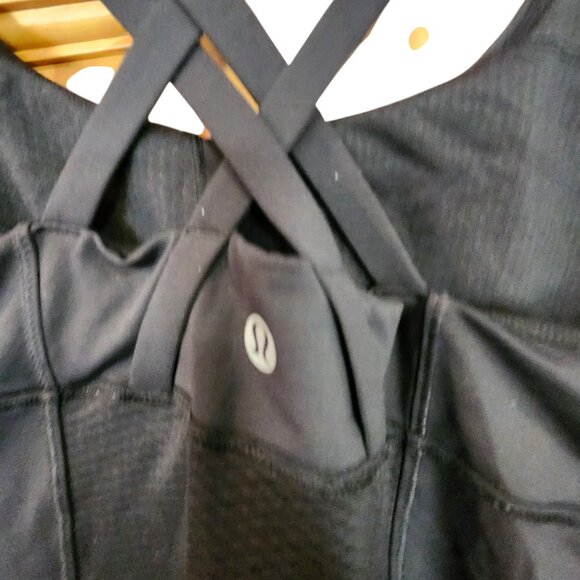 Lululemon Crossback Tank Top With Built-In Bra Womens Size S - Picture 3 of 3